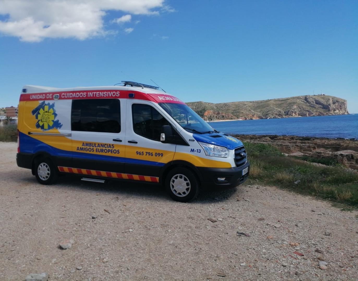 Ambulancia UCI Móvil de Amigos Europeos de Jávea